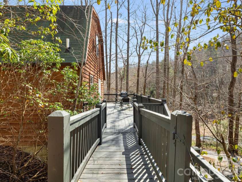 41 Gold Anchor Lane, Black Mountain, NC 28711.  MLS# CAR4347590, YatesRealty ID 11848. 