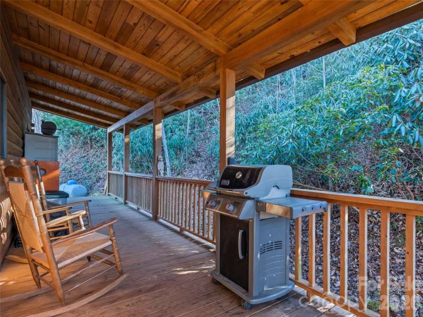 171 Sharons Bluff, Franklin, NC 28734.  MLS# CAR4329192, YatesRealty ID 11849. 