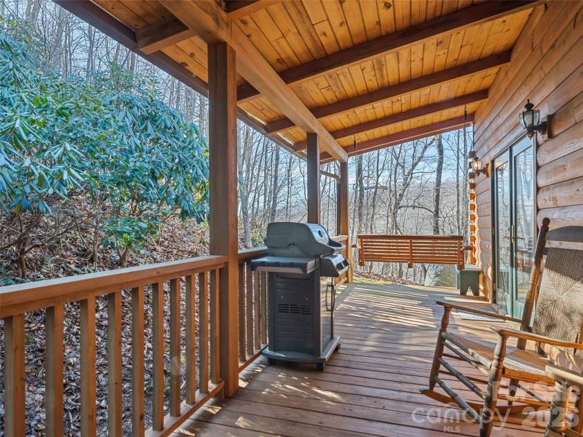 171 Sharons Bluff, Franklin, NC 28734.  MLS# CAR4329192, YatesRealty ID 11849. 