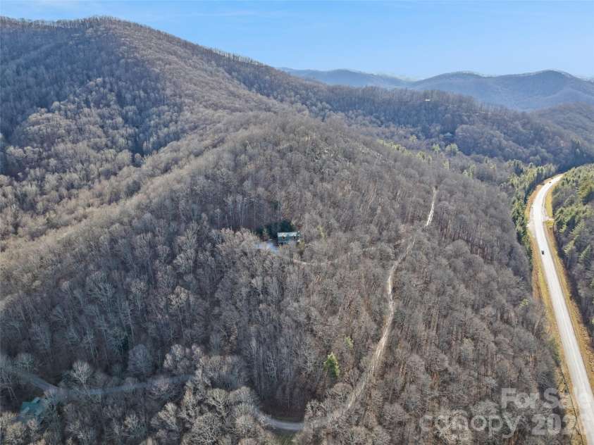171 Sharons Bluff, Franklin, NC 28734.  MLS# CAR4329192, YatesRealty ID 11849. 