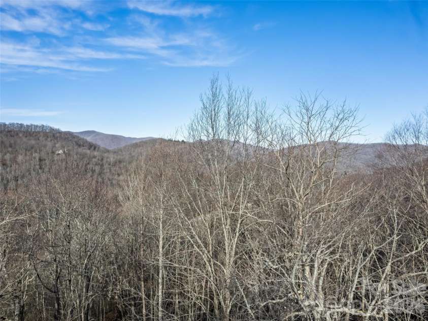 171 Sharons Bluff, Franklin, NC 28734.  MLS# CAR4329192, YatesRealty ID 11849. 