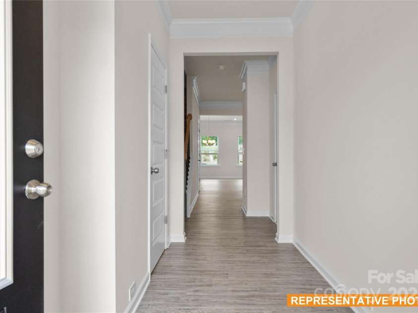 6029 Jasmine Branch Road, Charlotte, NC 28216.  MLS# CAR4241067, YatesRealty ID 11849. Suwanee - Foyer