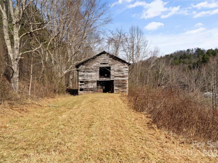 10999 Rush Fork Road, Clyde, NC 28721.  MLS# CAR4109760, YatesRealty ID 1185. 