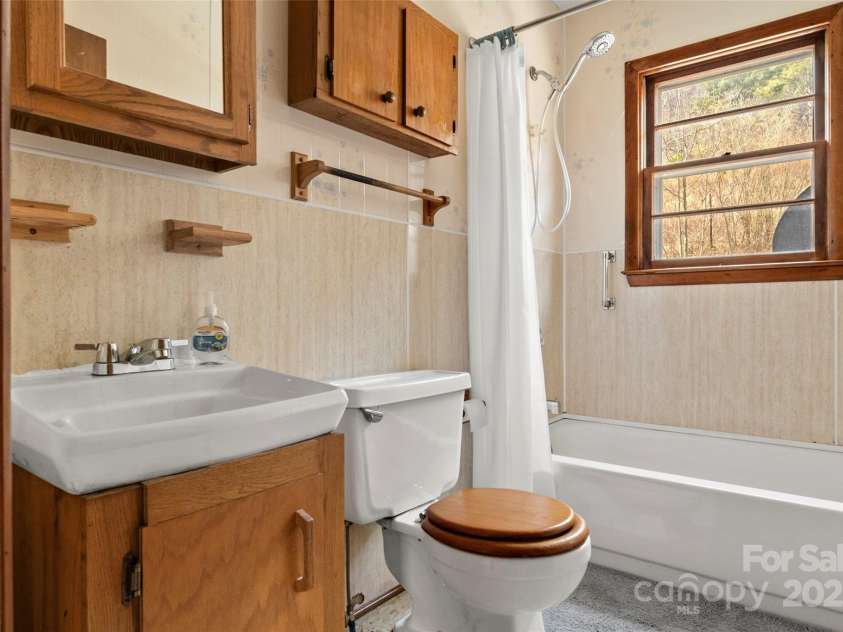 10999 Rush Fork Road, Clyde, NC 28721.  MLS# CAR4109760, YatesRealty ID 1185. 