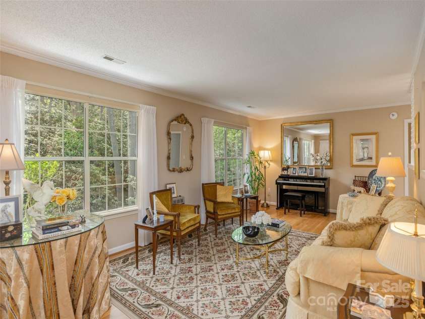 2921 Middleton Place, Hendersonville, NC 28791.  MLS# CAR4251351, YatesRealty ID 11850. 