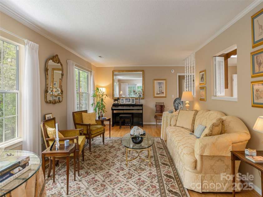 2921 Middleton Place, Hendersonville, NC 28791.  MLS# CAR4251351, YatesRealty ID 11850. 