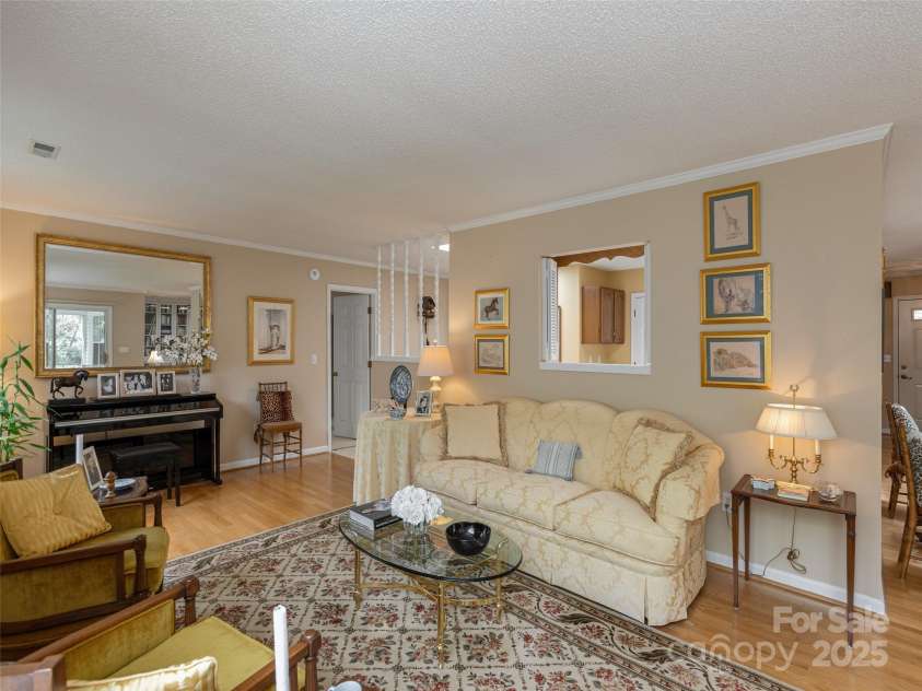 2921 Middleton Place, Hendersonville, NC 28791.  MLS# CAR4251351, YatesRealty ID 11850. 