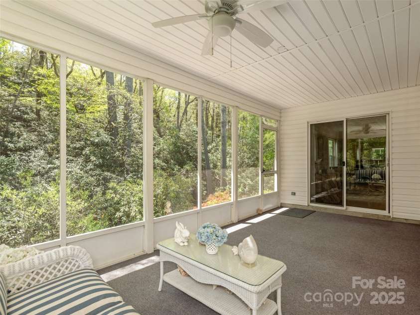 2921 Middleton Place, Hendersonville, NC 28791.  MLS# CAR4251351, YatesRealty ID 11850. 