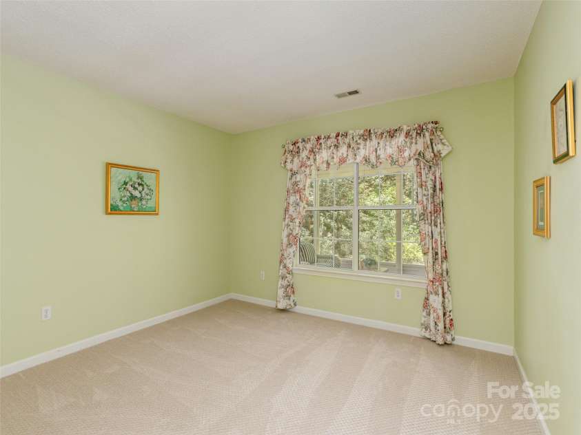 2921 Middleton Place, Hendersonville, NC 28791.  MLS# CAR4251351, YatesRealty ID 11850. 