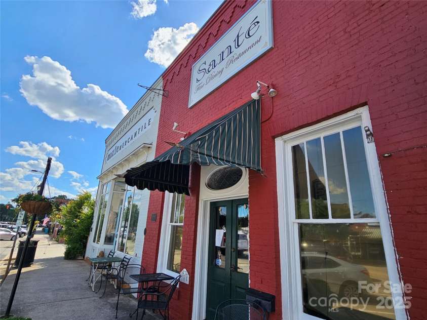 1728 Privette Road, Matthews, NC 28105.  MLS# CAR4253418, YatesRealty ID 11851. 