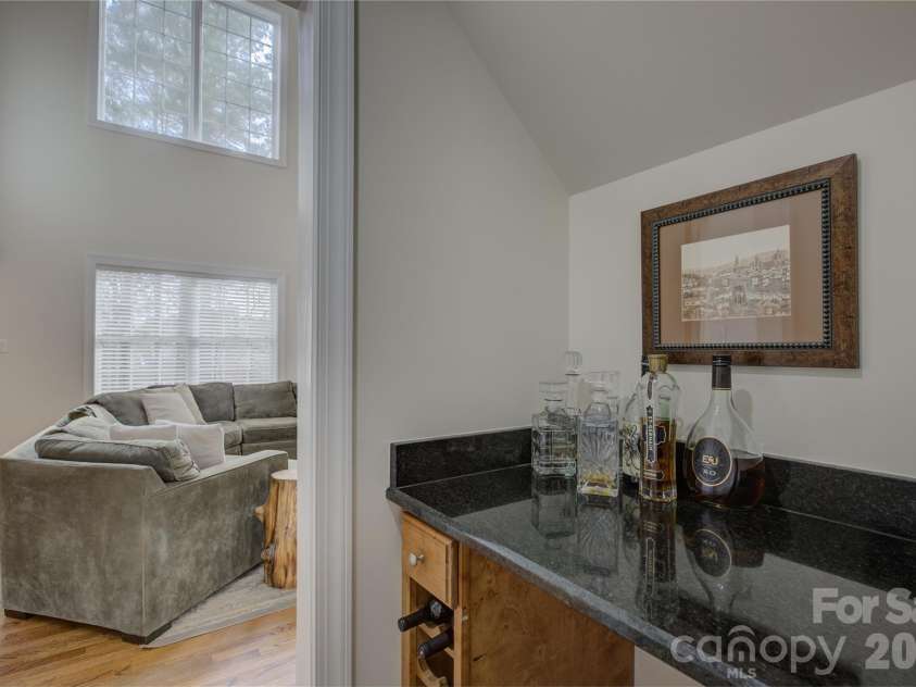 16624 Turtle Point Road, Charlotte, NC 28278.  MLS# CAR4338316, YatesRealty ID 11852. 