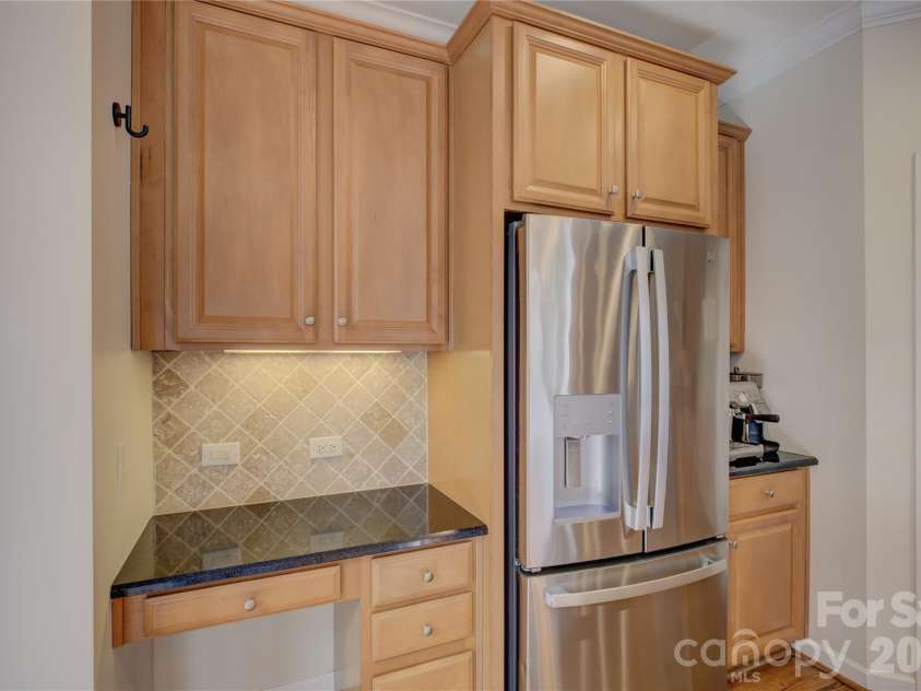 16624 Turtle Point Road, Charlotte, NC 28278.  MLS# CAR4338316, YatesRealty ID 11852. 