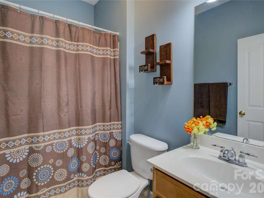 16624 Turtle Point Road, Charlotte, NC 28278.  MLS# CAR4338316, YatesRealty ID 11852. 