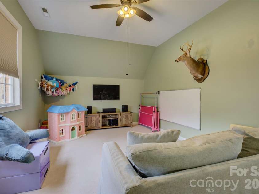 16624 Turtle Point Road, Charlotte, NC 28278.  MLS# CAR4338316, YatesRealty ID 11852. 