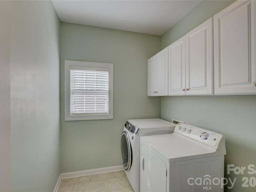 16624 Turtle Point Road, Charlotte, NC 28278.  MLS# CAR4338316, YatesRealty ID 11852. 