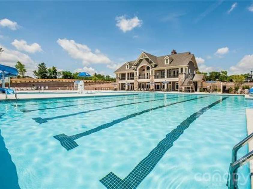 16624 Turtle Point Road, Charlotte, NC 28278.  MLS# CAR4338316, YatesRealty ID 11852. 