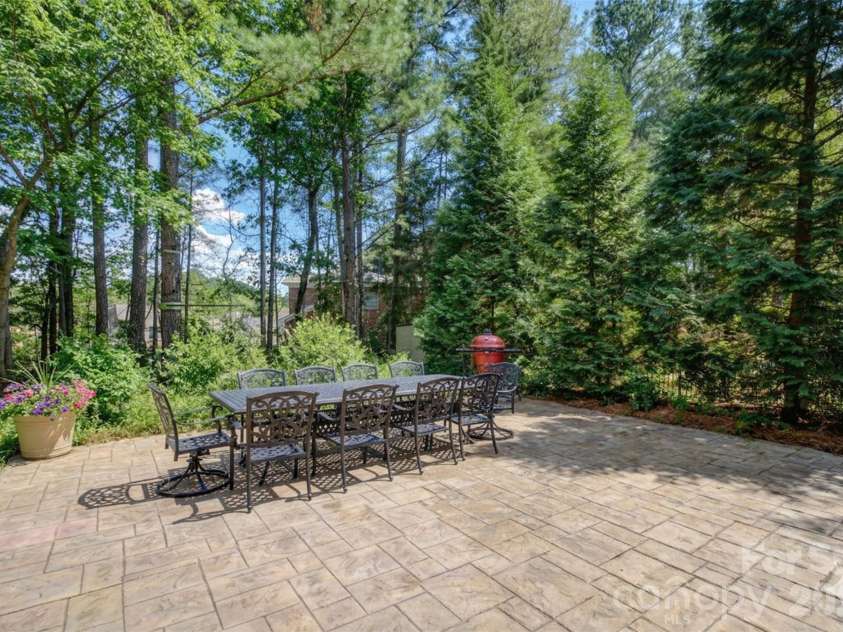 16624 Turtle Point Road, Charlotte, NC 28278.  MLS# CAR4338316, YatesRealty ID 11852. 