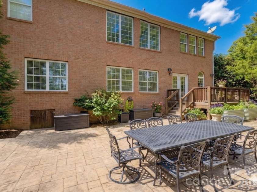 16624 Turtle Point Road, Charlotte, NC 28278.  MLS# CAR4338316, YatesRealty ID 11852. 