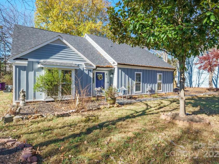4731 Carberry Court, Charlotte, NC 28226.  MLS# CAR4326172, YatesRealty ID 11854. 