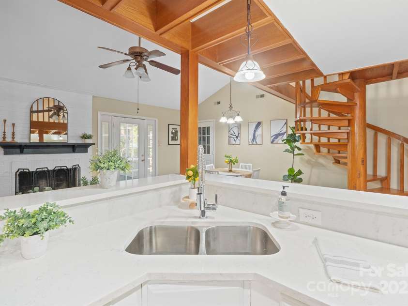 4731 Carberry Court, Charlotte, NC 28226.  MLS# CAR4326172, YatesRealty ID 11854. 