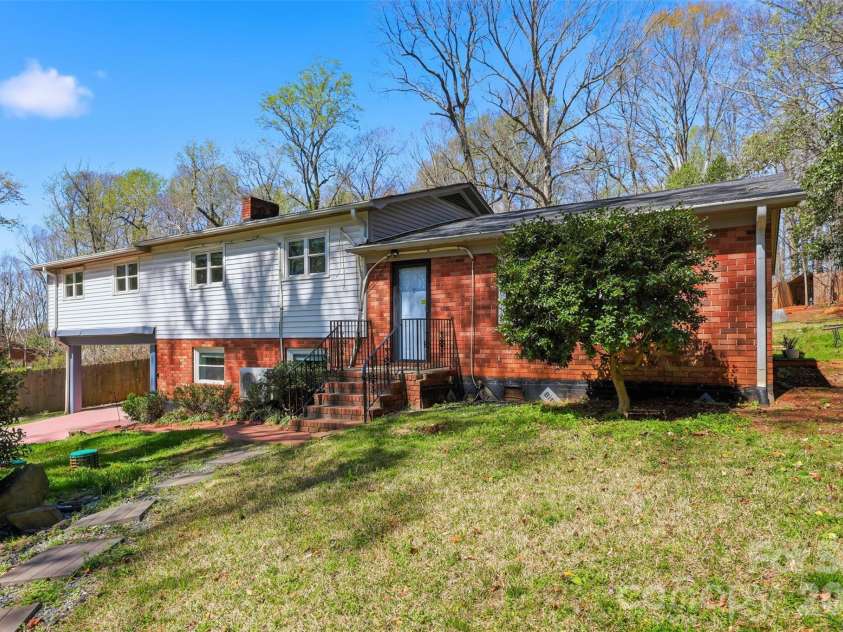 4920 Bright Road, Charlotte, NC 28214.  MLS# CAR4358437, YatesRealty ID 11854. 