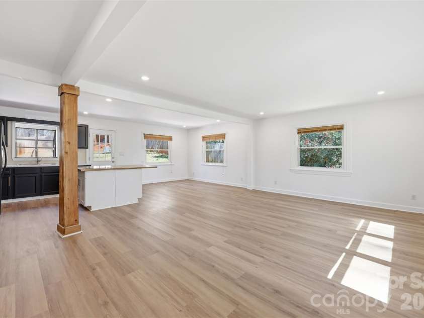 4920 Bright Road, Charlotte, NC 28214.  MLS# CAR4358437, YatesRealty ID 11854. 