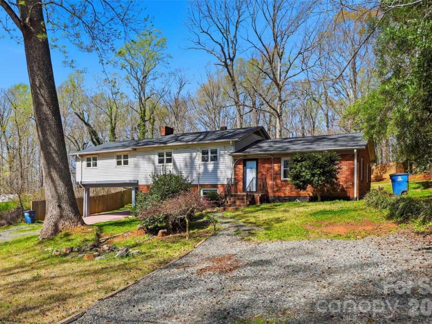4920 Bright Road, Charlotte, NC 28214.  MLS# CAR4358437, YatesRealty ID 11854. 