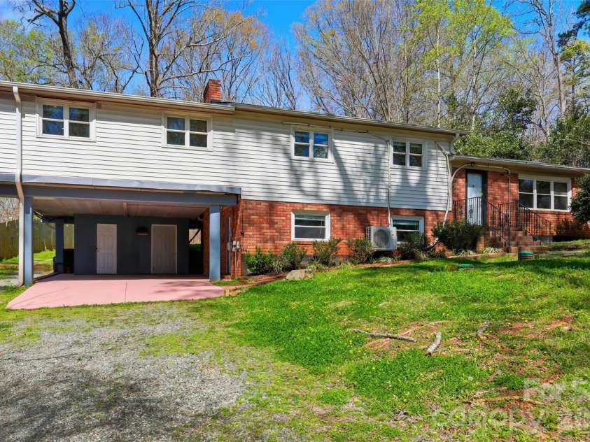 4920 Bright Road, Charlotte, NC 28214.  MLS# CAR4358437, YatesRealty ID 11854. 