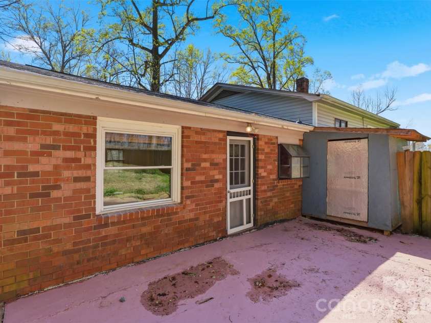 4920 Bright Road, Charlotte, NC 28214.  MLS# CAR4358437, YatesRealty ID 11854. 