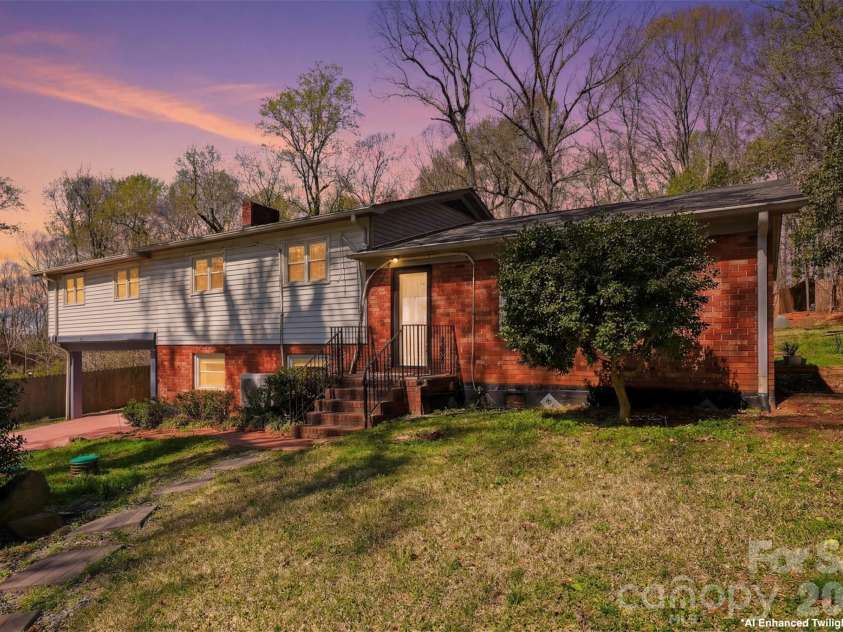 4920 Bright Road, Charlotte, NC 28214.  MLS# CAR4358437, YatesRealty ID 11854. 