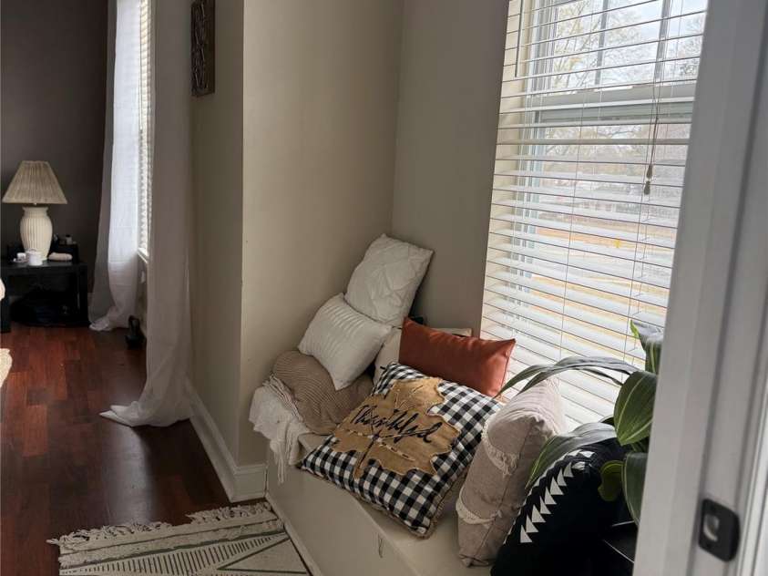 6730 Mallard Park Drive, Charlotte, NC 28262.  MLS# CAR4329944, YatesRealty ID 11855.  Reading Area