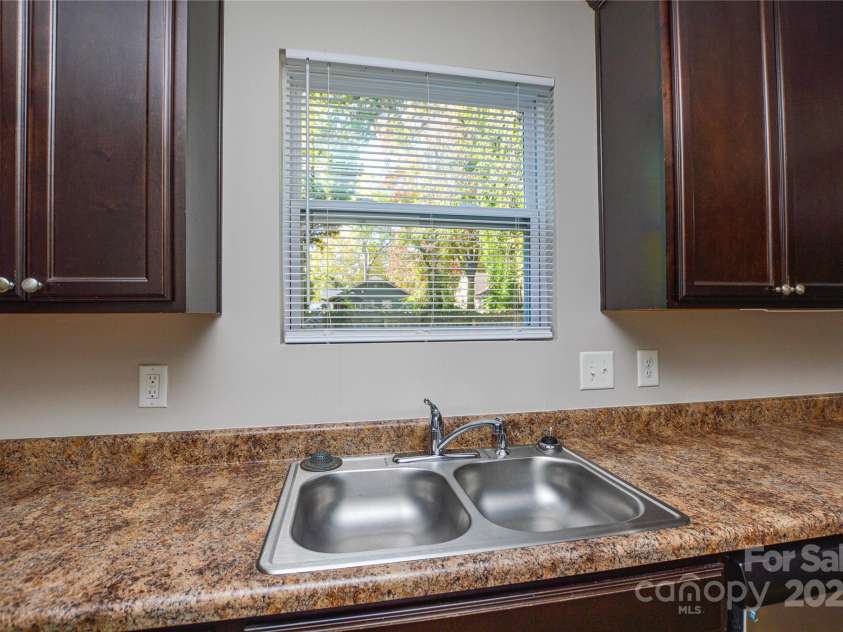 1232 Matheson Avenue, Charlotte, NC 28205.  MLS# CAR4319318, YatesRealty ID 11856. 