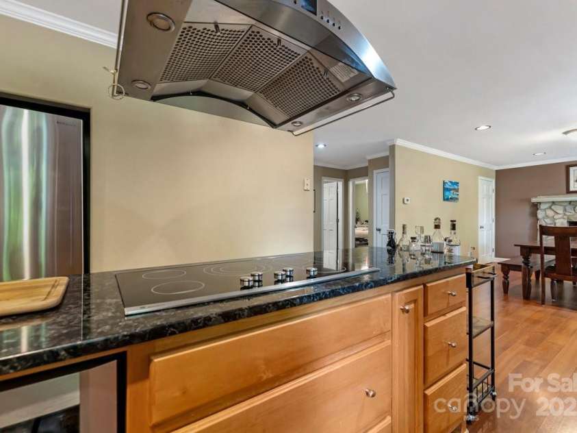 110 Lakeland Road, Mooresville, NC 28117.  MLS# CAR4252248, YatesRealty ID 11857. 