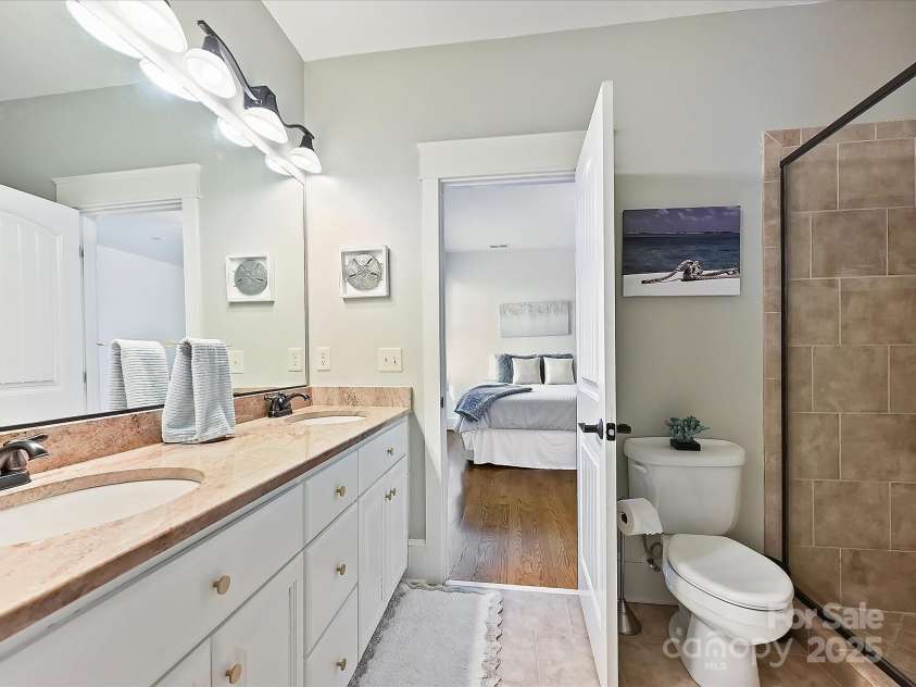 7208 Ashton Gate Drive, Charlotte, NC 28270.  MLS# CAR4246085, YatesRealty ID 11858. Jack and Jill bath for Bedroom 4 and office