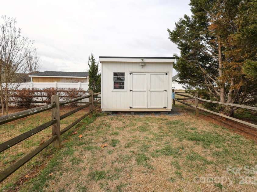 2003 Hemby Commons Parkway, Indian Trail, NC 28079.  MLS# CAR4230875, YatesRealty ID 11859. Shed