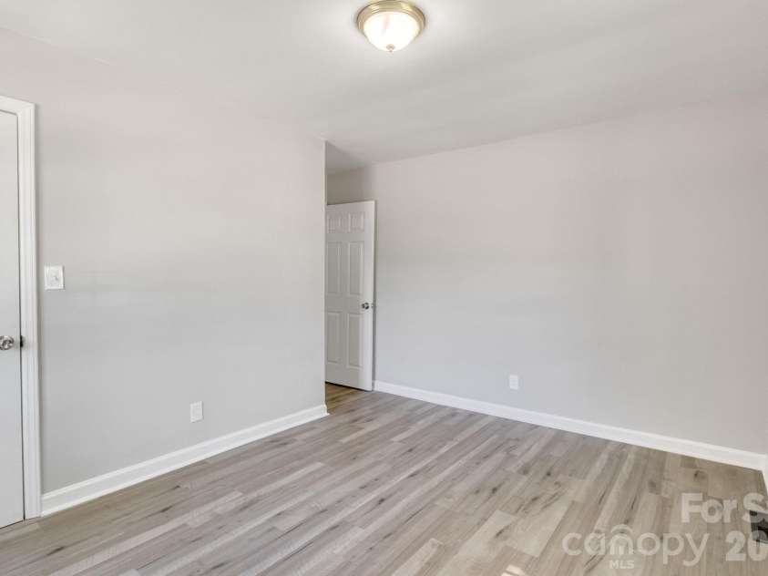 3637 Glenville Avenue, Charlotte, NC 28215.  MLS# CAR4382722, YatesRealty ID 11859. Second shot of first bedroom.