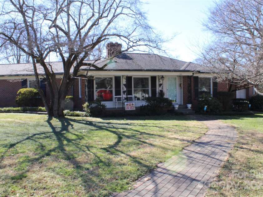 121 Quincy Drive, Belmont, NC 28012.  MLS# CAR4222726, YatesRealty ID 1186. 