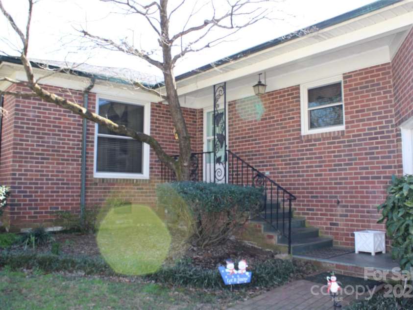 121 Quincy Drive, Belmont, NC 28012.  MLS# CAR4222726, YatesRealty ID 1186. 