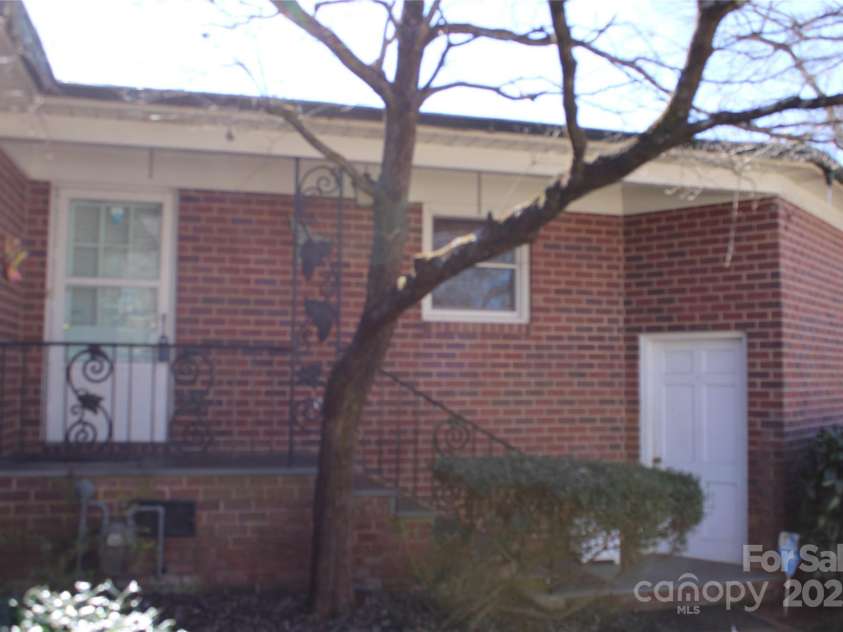 121 Quincy Drive, Belmont, NC 28012.  MLS# CAR4222726, YatesRealty ID 1186. 
