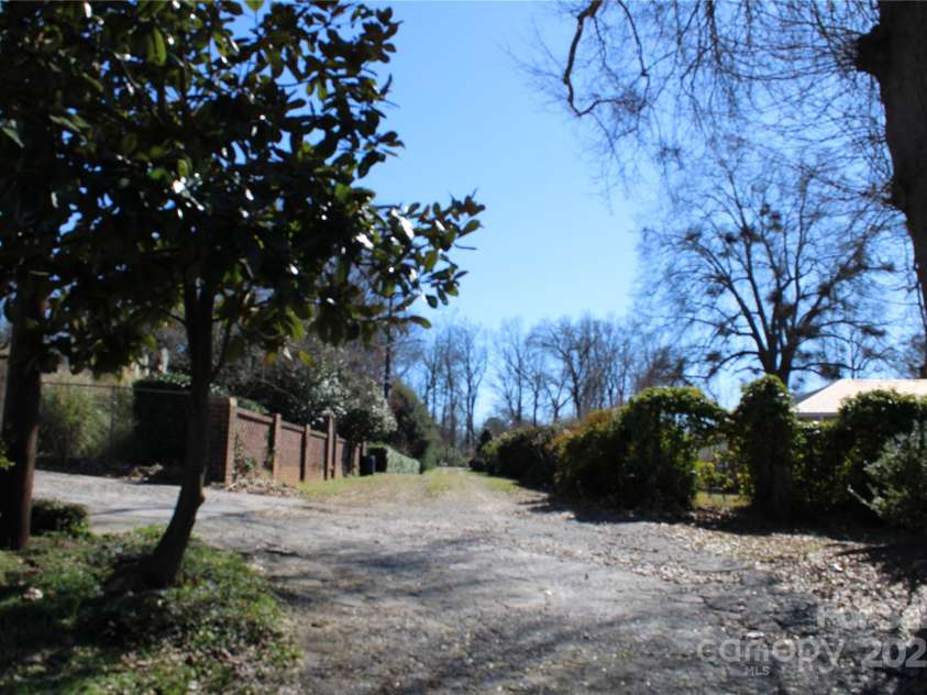 121 Quincy Drive, Belmont, NC 28012.  MLS# CAR4222726, YatesRealty ID 1186. 