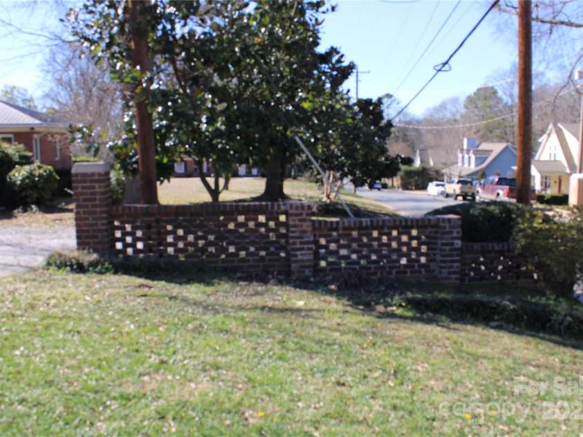 121 Quincy Drive, Belmont, NC 28012.  MLS# CAR4222726, YatesRealty ID 1186. 