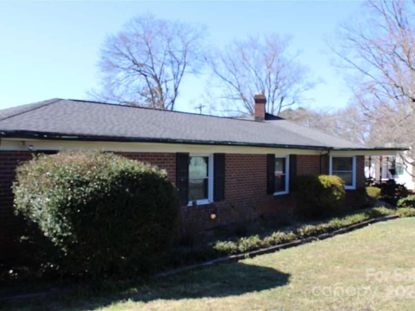 121 Quincy Drive, Belmont, NC 28012.  MLS# CAR4222726, YatesRealty ID 1186. Professional pics coming soon..
