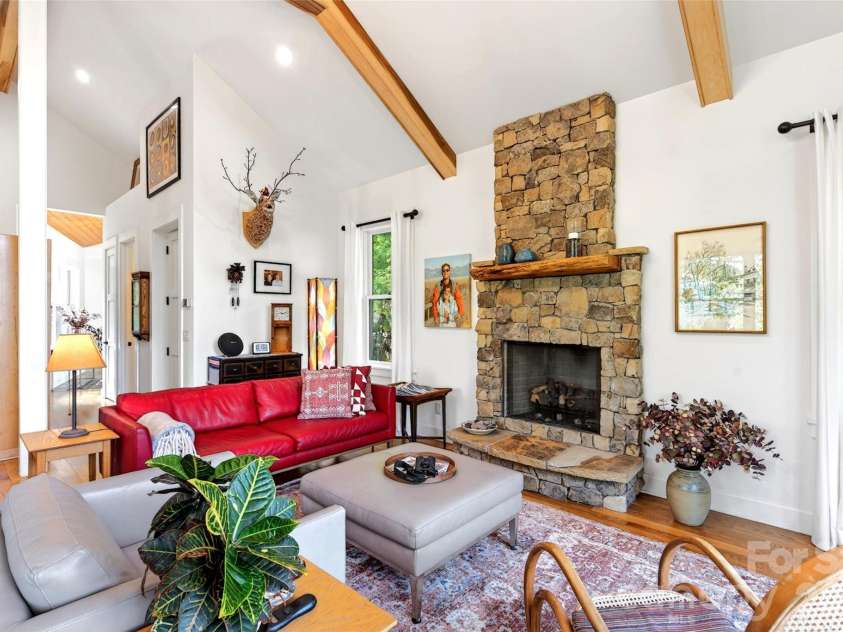 159 Settings Boulevard, Black Mountain, NC 28711.  MLS# CAR4382509, YatesRealty ID 11860. 