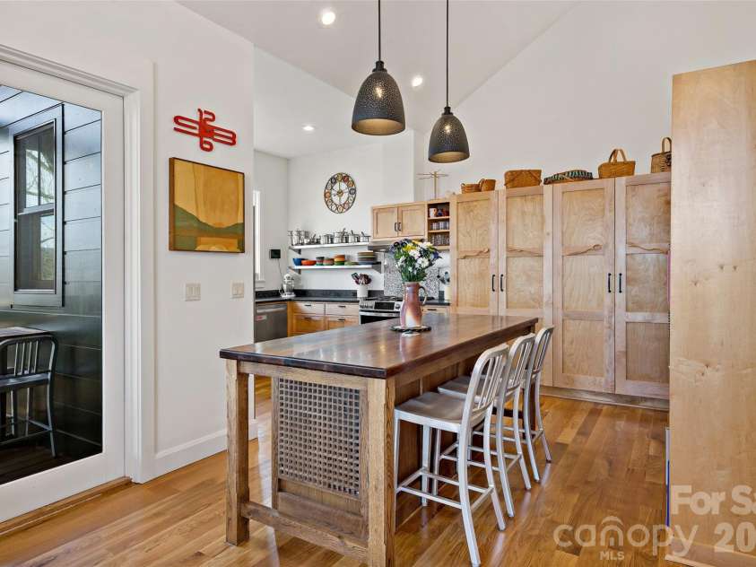 159 Settings Boulevard, Black Mountain, NC 28711.  MLS# CAR4382509, YatesRealty ID 11860. 