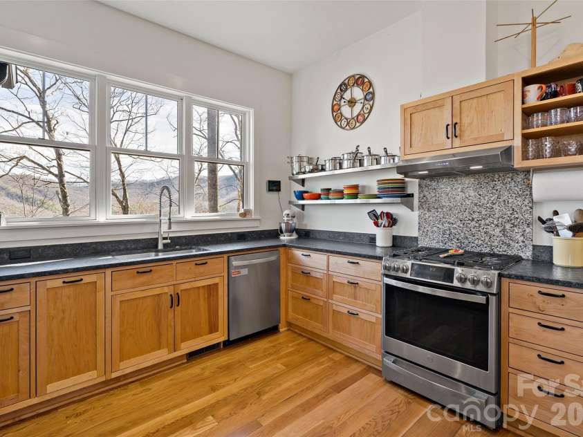 159 Settings Boulevard, Black Mountain, NC 28711.  MLS# CAR4382509, YatesRealty ID 11860. 