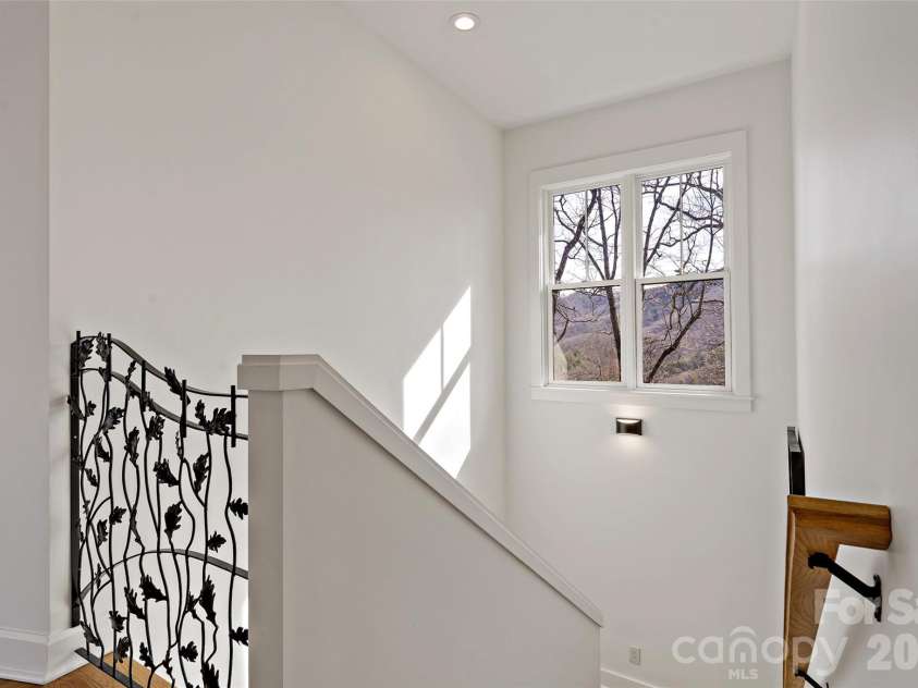 159 Settings Boulevard, Black Mountain, NC 28711.  MLS# CAR4382509, YatesRealty ID 11860. 