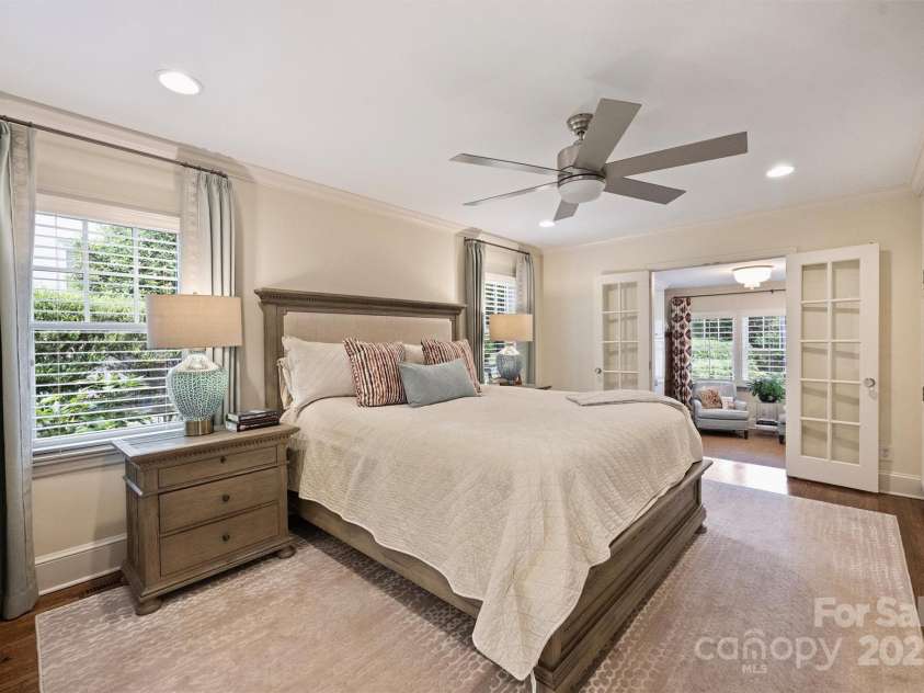 2627 Hampton Avenue, Charlotte, NC 28207.  MLS# CAR4256065, YatesRealty ID 11861. 