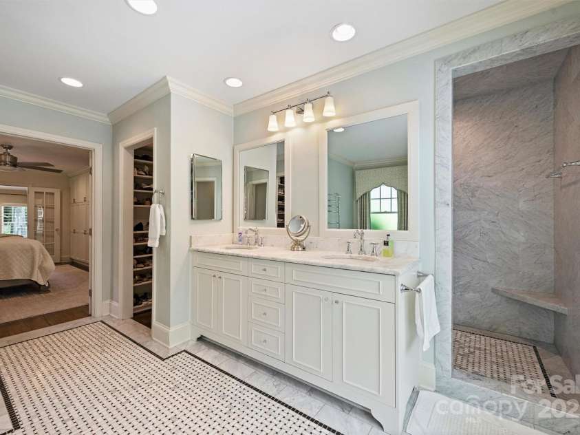 2627 Hampton Avenue, Charlotte, NC 28207.  MLS# CAR4256065, YatesRealty ID 11861. 