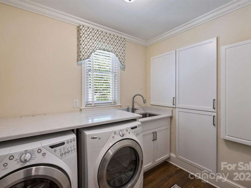 2627 Hampton Avenue, Charlotte, NC 28207.  MLS# CAR4256065, YatesRealty ID 11861. 