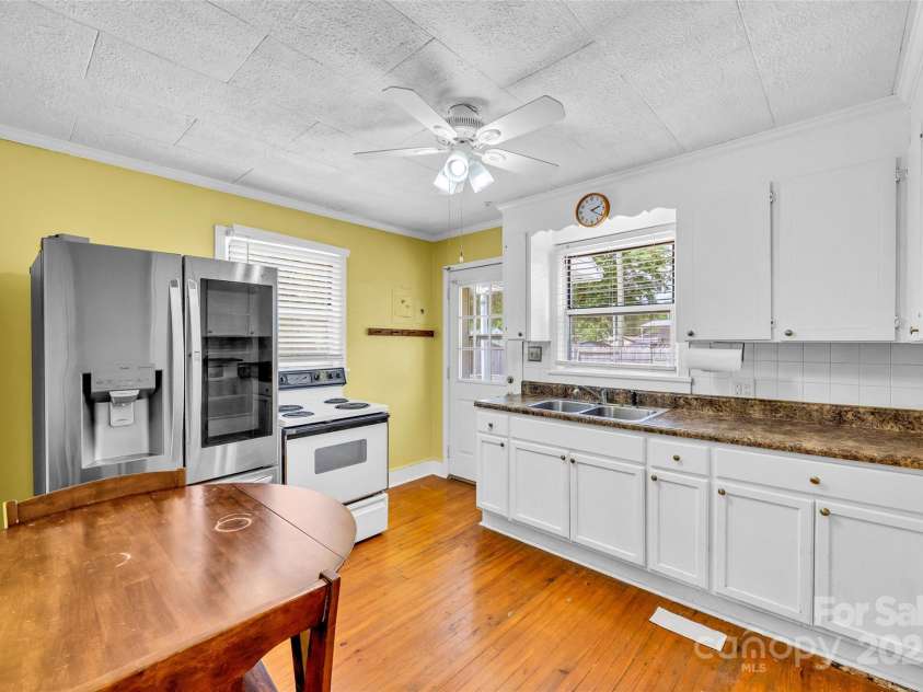 1415 Midlake Road, Kannapolis, NC 28083.  MLS# CAR4256389, YatesRealty ID 11862. 